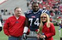 Michael Oher militó en la Universidad de Ole Miss | X