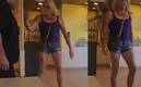 El padre de familia no permitió que la mujer trans entrara al baño.
