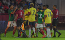 El México-Colombia acabó calientito. (Foto: Mexsport)