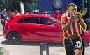 El joven de apenas 17 ya presume un lujo auto con e Guadalajara. Foto: (Especial)