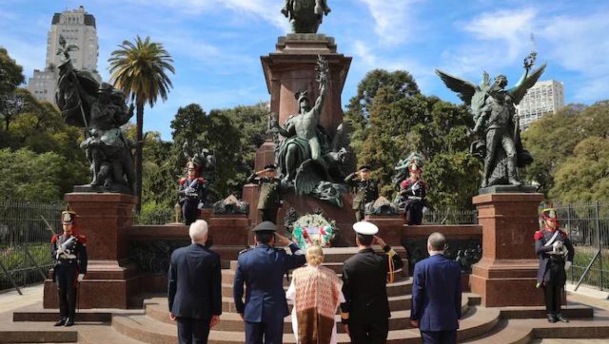 Argentina conmemora la Independencia de México