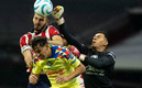 Briseño y Lichnovsky tuvieron cruces en el Clásico. (Foto: Mexsport)