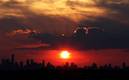 A partir de hoy las noches serán más largas (Reuters)