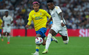 Julián Araujo se encargó de marcar a Vinicius Jr. (Foto: EFE)