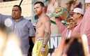 Canelo en el pesaje de la pelea contra Jermell Charlo (Foto: AFP)