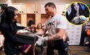 Canelo Álvarez le obsequió unos guantes personalizados a Danna Paola (TW @DannaPaolaToday)