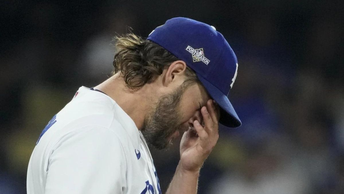 Clayton Kershaw se somete a cirugía; espera poder lazar en el verano (AP)