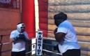 Ex jugador de NFL retó a boxeador mexicano y recibe paliza