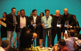 Los ganadores del primer lugar de la V Copa Multimedios. (Roberto Alanís)