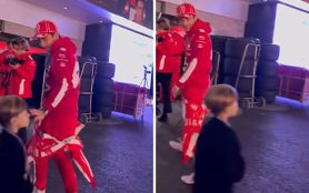 Charles Leclerc fue ignorado por un niño que estaba en el paddock. (Capturas)