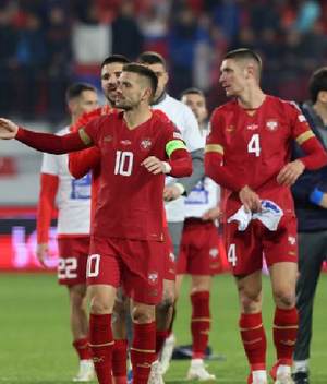 Serbia logró ganar su boleto a la Euro (EFE)