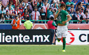 La vez que Macías besó el escudo del León. (Foto: Imago7)
