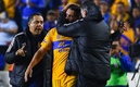 Siboldi festejó con Gignac sus goles. (Foto: Mexsport)