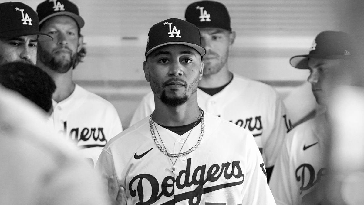 Betts ya alternó en su nueva posición durante la pasada temporada de MLB. (X: @Dodgers)