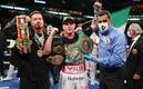 Canelo Álvarez presume un triunfo (AFP)