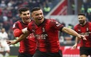 Los jugadores rossoneros celebrando el primer gol. (Reuters)