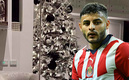 Alexis Vega, reventado por su árbol de Navidad. (Foto: Imago7 y captura)