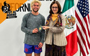 Cade Cowell recibió su pasaporte mexicano. (Foto: @AlejBolognaZ)