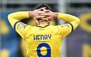 Henry se lamenta tras su fallo (AFP)