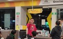 Empleado de Elektra ofende a cliente (Foto: Especial)