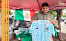 Kevin vende objetos de la Selección Mexicana. (Foto: Zeltzin Zamora)