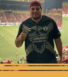 El jugador de los 49ers visitó al equipo de futbol de sus amores (Captura)