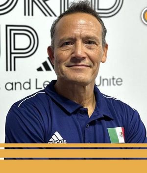 Matador Hernández ficha por el Peluche Caligari