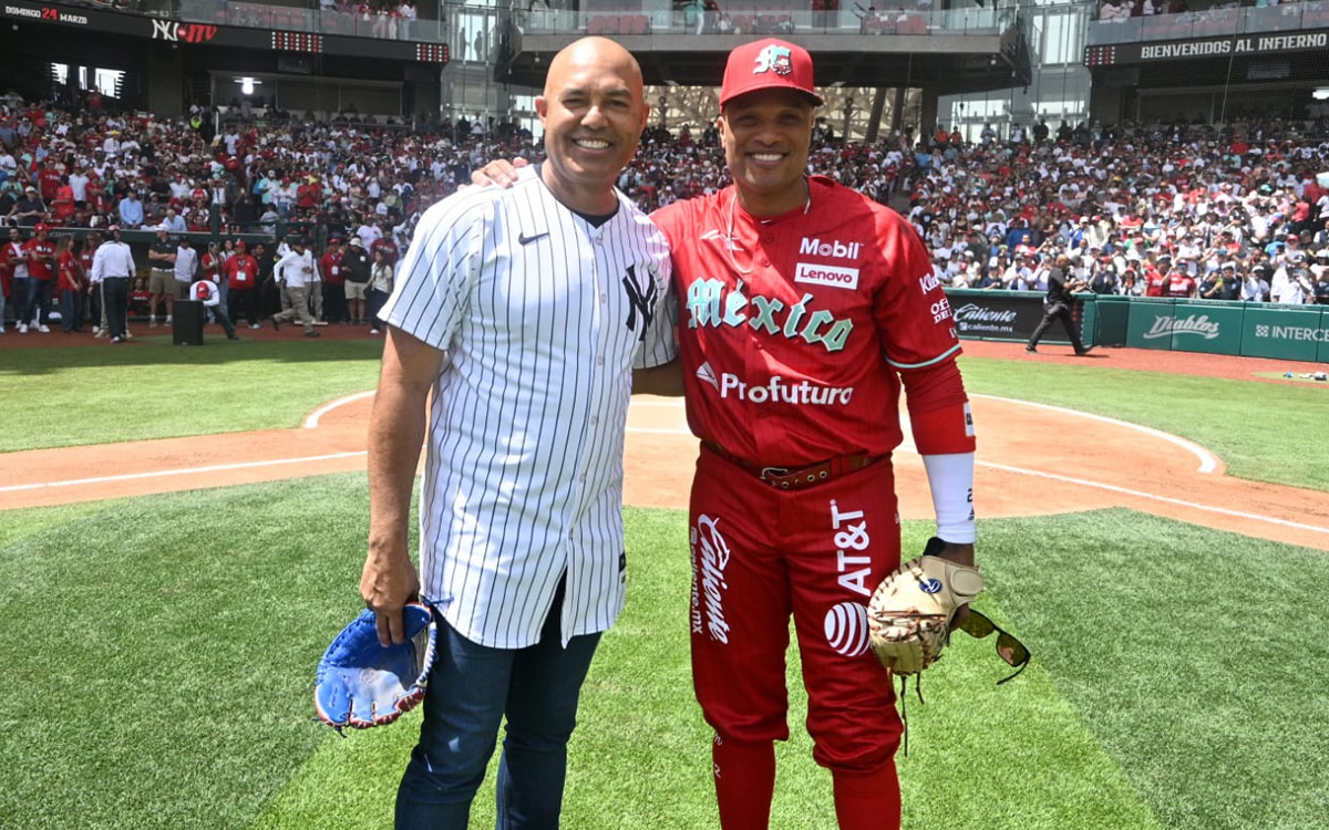 Mariano Rivera y Robinson Canó los protagonistas del lanzamiento de la primera bola