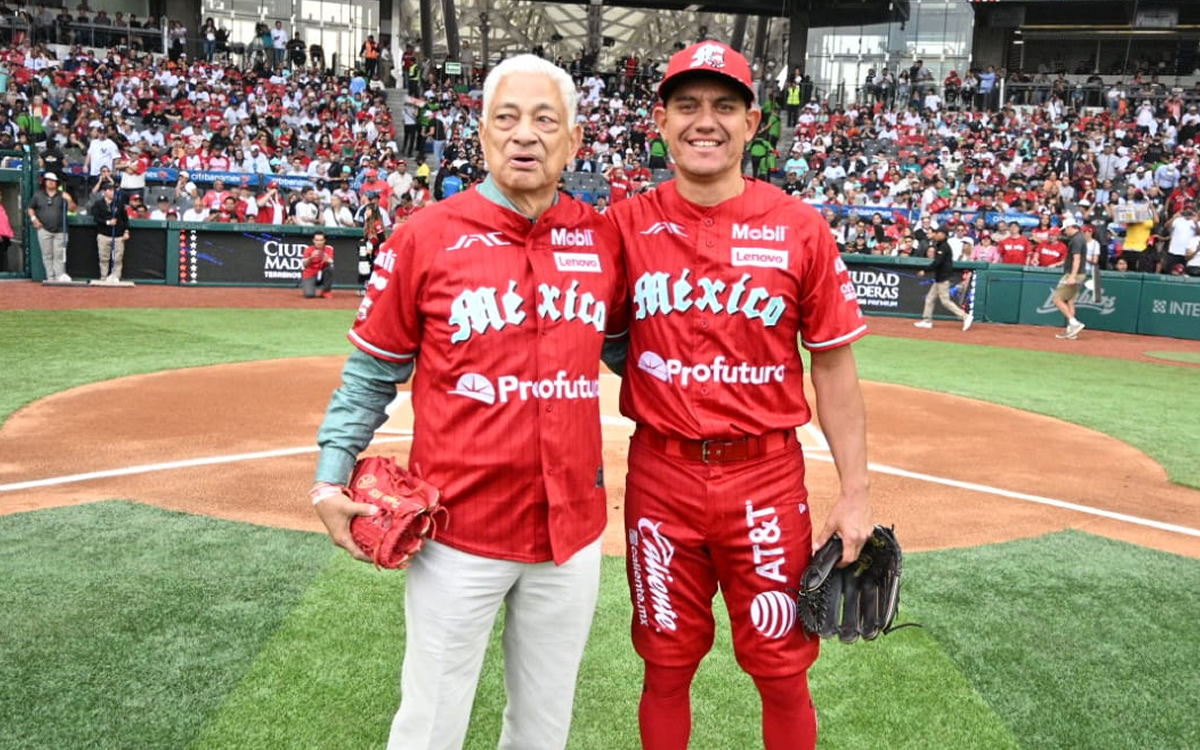 Alfredo 'Zurdo' Ortiz formaron parte del lanzamiento de la primera bola