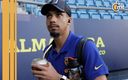 Araújo sigue en el ojo del huracán tras la falta que hizo ante PSG. (Reuters)