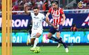 Salvio y Marín disputan el balón (Imago7)