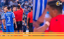 Maxi Meza empujó a un árbitro. (Foto: Mexsport y captura)