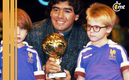 El Balón de Oro que ganó Maradona. (FOTO: Aguttes)
