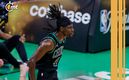 Jrue Holiday brilló en el encuentro (EFE).