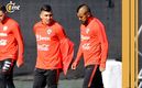 Gary Medel y Arturo Vidal no están en Selección para Chile (Reuters).