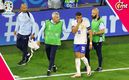 Mbappé, tras recibir el golpe en la nariz (Reuters)