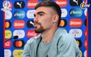 Johan Vásquez, en conferencia de prensa previo al partido contra Ecuador (Foto: Imago7)