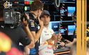 Checo Pérez conversando con su ingeniero, Hugh Bird. (AFP)