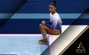 Simone Biles cae de la barra de equilibrio (AFP)