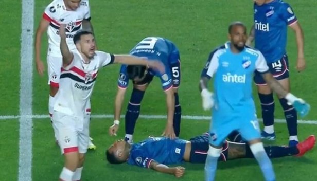 Juan Izquierdo se desvaneció en pleno partido (Foto: X)