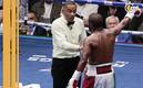 Floyd Mayweather Jr. discute con el referee Héctor Afú (EFE)
