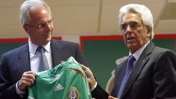 Justino Compeán presenta a Eriksson con el Tri en 2008 (Mexsport)