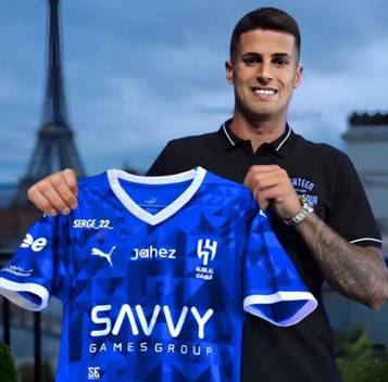 Joao Cancelo presume su nuevo jersey (Al Hilal)
