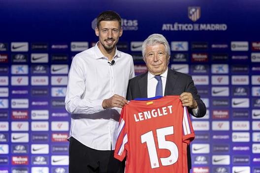 Lenglet es presentado con el Atlético de Madrid (EFE)