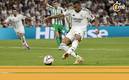 Mbappé dispara para abrir el marcador (EFE)