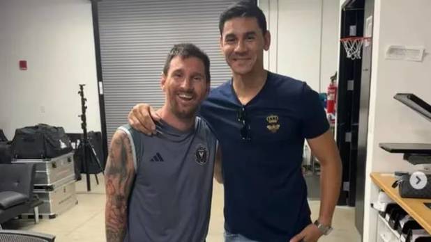 Óscar Ustari y Lionel Messi (@gastonedul)