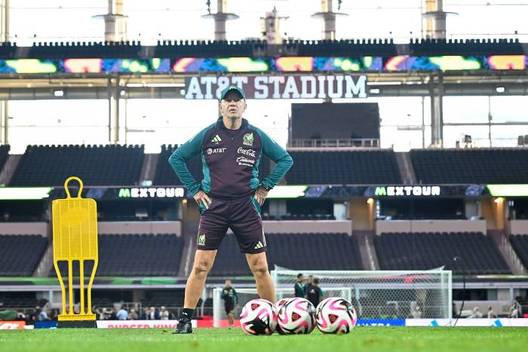 Javier Aguirre, en un entrenamiento del Tri (Imago7)