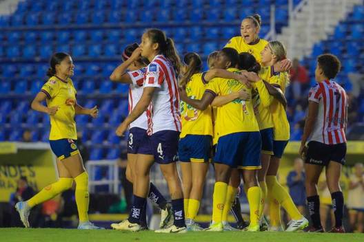 América festeja en la goleada ante Chivas (Imago7)