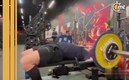 Hombre casi se asfixia por levantar 104 kilos (Foto: Captura de pantalla)