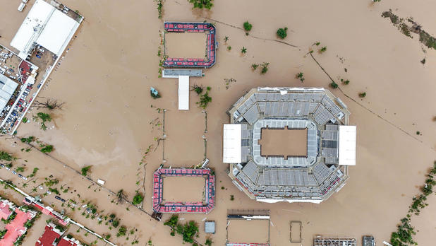Arena GNP luce inundada tras el huracán John (EFE)